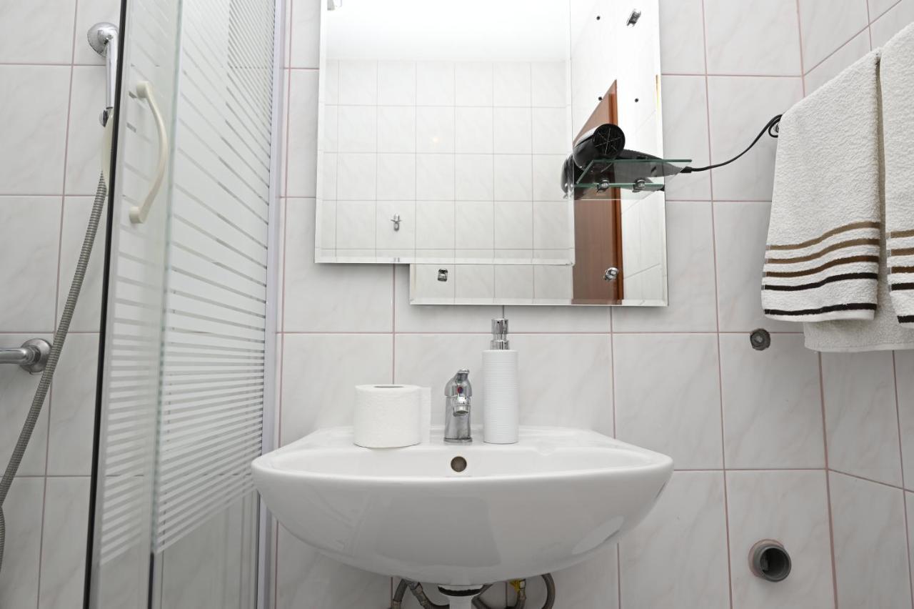 Apartments "Sea View" Miki & Ivana Bol Ngoại thất bức ảnh
